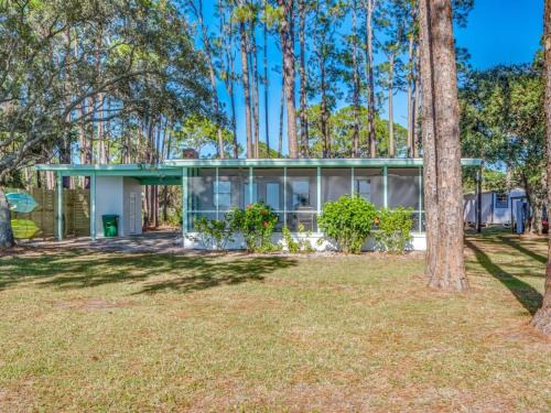 Panacea Casa | Shoreline Serenity- The Golden Goat On The Bay