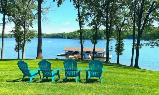 North Shore Casa | Shorely Heaven: WiFi, encimeras de granito, elegancia del lago
