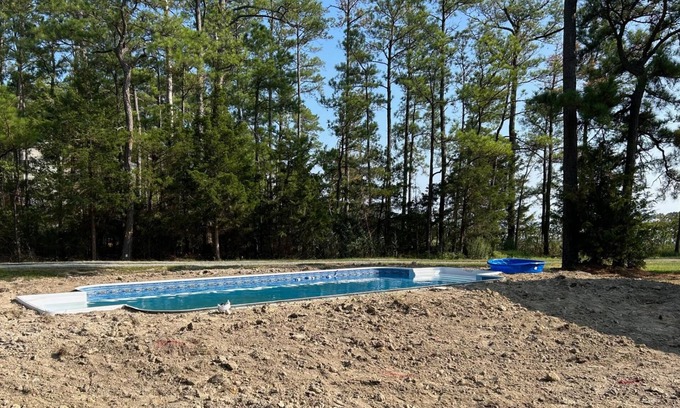 Cambridge Casa | Short drive to Downtown Cambridge | Private Dock | Pool | 16.5 Acres | Guest Hou