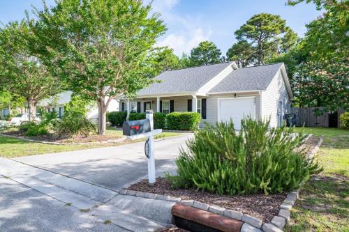 Silver Lake Casa | Short Drive to Downtown or the Beach 907 Brewster Lane