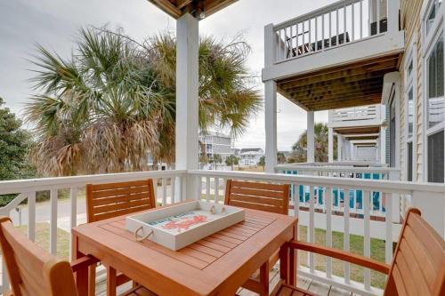 Wilmington Beach Casa | Short Walk to the Beach - Perfect for Multi-Family Stays