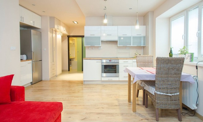 Muranow Apartamento | ShortStayPoland Solidarnosci B8
