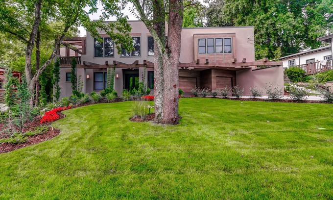 Lockeland Springs Casa | Showcase East Nashville Home c / cine! Camine a sus restaurantes favoritos