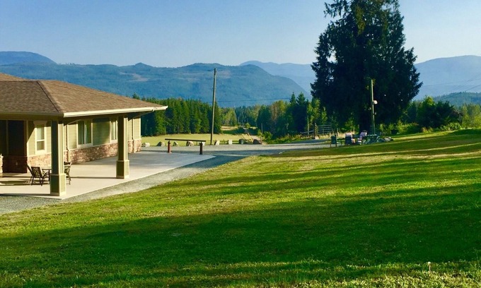 Celista Casa | ❤️Shuswap lake getaway❤️ ❤️( pets welcome)❤️