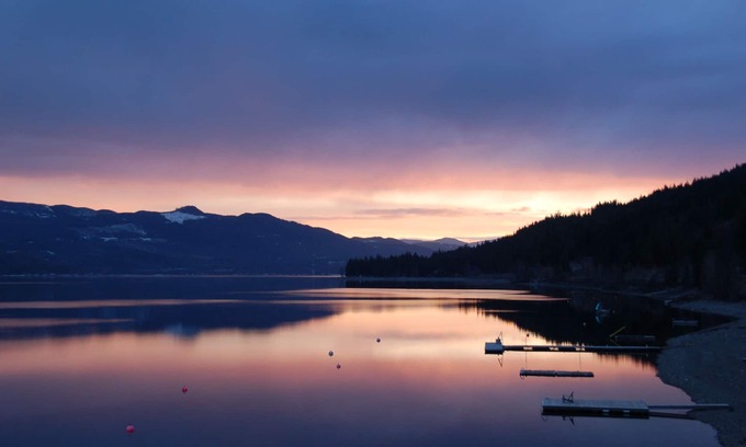 Anglemont Casa | Shuswap Lake House Melo Beach