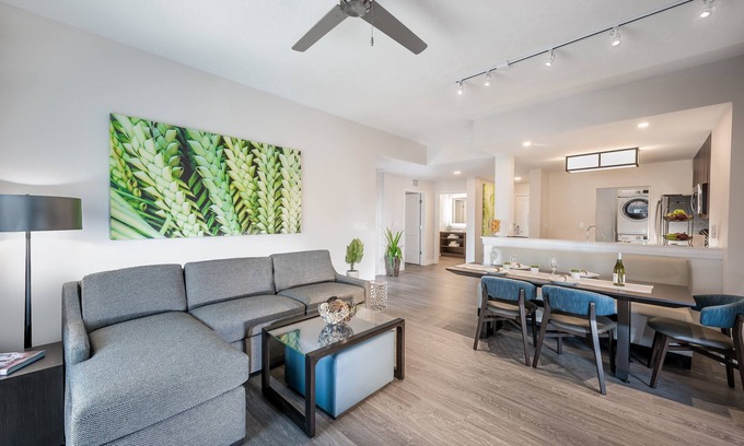 Four Corners Condominio | Transporte del parque temático a Disney World | Apartamento espacioso + moderno