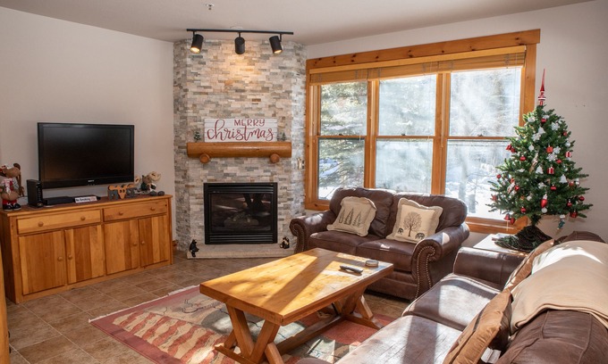 Keystone Condominio | Shuttle to Slopes, Private Entrance, Hot Tub Access, Private Patio with Grill
