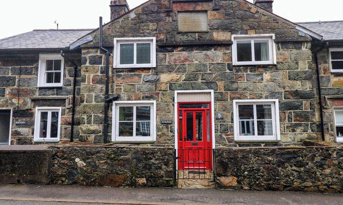 Beddgelert Casa | SI-YR-AFON, pet friendly, character holiday cottage in Beddgelert