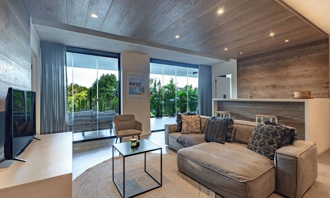 Hillhead Apartamento | Sibaya 3BR | Lush Views, Pool & Peaceful Stay