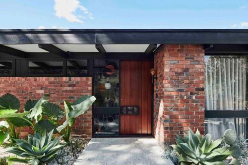 Healesville Casa | Sibbel House- Luxurious Mid-Century Modern Home, Yarra Valley