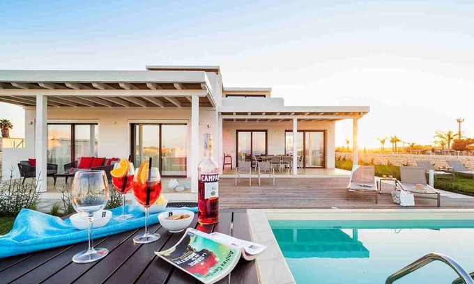 Reitani Villa | Sicilia villa de alquiler, Siracusa vacaciones villa