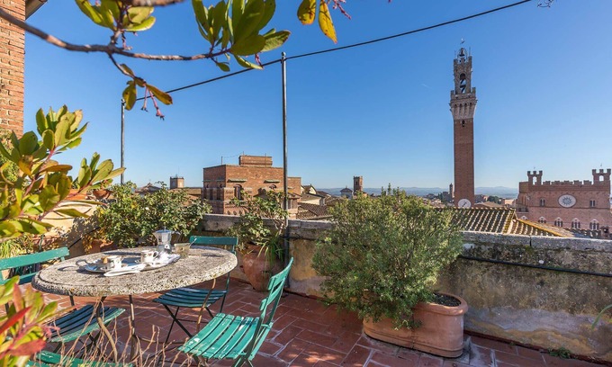 Siena City Centre Apartamento | Siena: prestigiosa vivienda con ascensor, azotea y terraza panorámica.