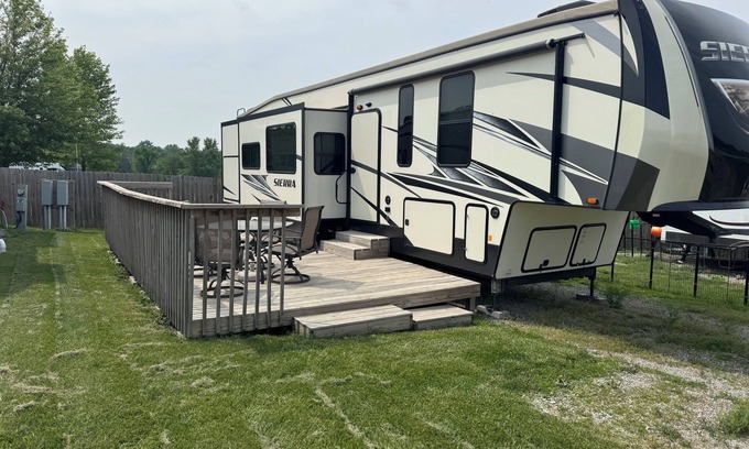 Moravia Casa | Sierra RV Inplace for rent