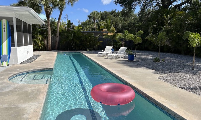 Siesta Key Casa | Siesta Key Gem! -50 'Piscina, jacuzzi y sólo una cuadra de la playa de Siesta Key!