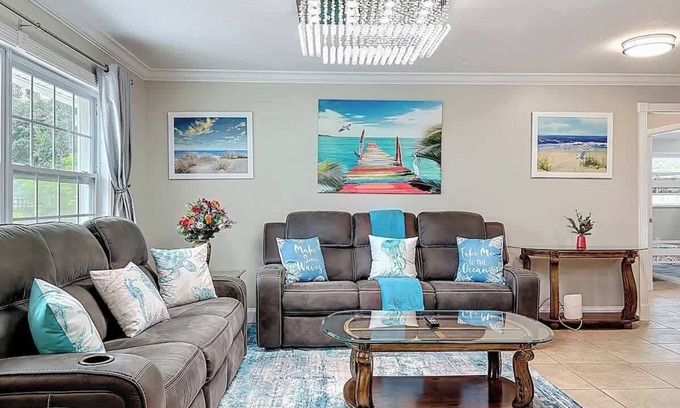 South Sarasota Casa | Siesta Key Paradise for Beach Lovers