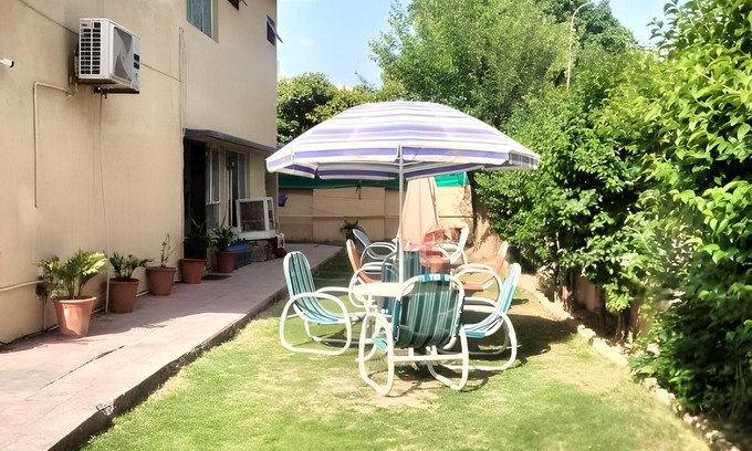 F-7 Sector Casa | Signature Inn