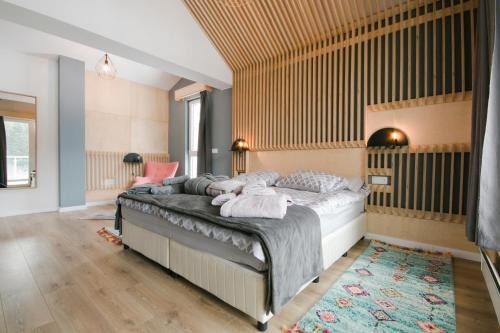 Shiligarnika Apartamento | Signature Penthouse with jacuzzi and sauna and 4 bedrooms in Saint George Palace