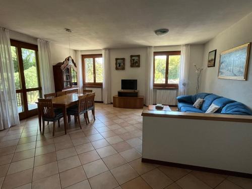 Villa Guardia Apartamento | Signorile quadrilocale nel verde di Villa Guardia