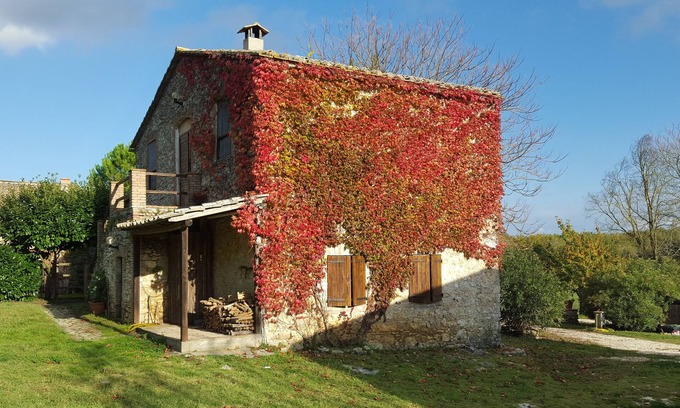 Amelia Apartamento | Silencio y relajación para familias y parejas en el campo de Umbría.