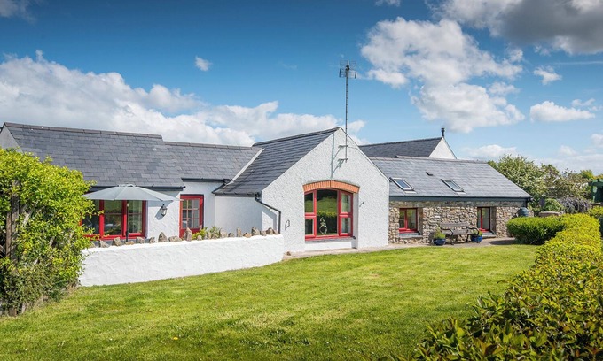 Angle Casa | Silk Purse, Holiday Home Angle, Sleeps 4, 2 bedrooms, bathrooms