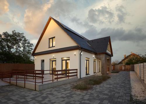 Mariapocs Casa | Silver Cottage
