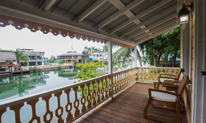 Placencia Cabaña | Silver Leaf Cabana 1-Bedroom Cottage on the Water