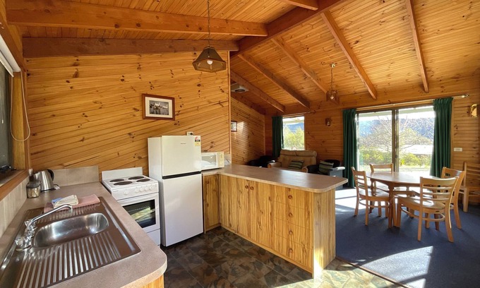 Claude Road Otro | Silver Ridge Retreat