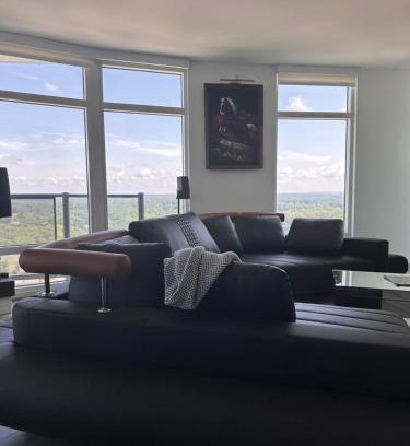 Downtown Apartamento | Silver Spring Penthouse 2BR with Rooftop pool and Metro Access