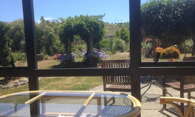 Red Beach Apartamento | Silverdale Garden Studio
