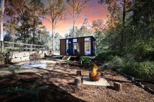 South Maclean Casa | Silveroak Lodge Tiny House by Tiny Away