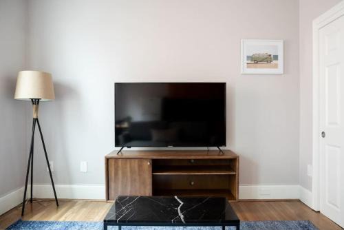 Theatre District Apartamento | Simple 1BR steps to Boston Common and South End