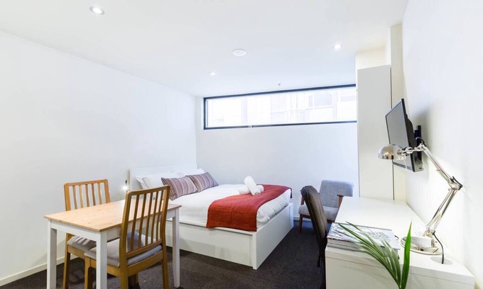 Carlton South Apartamento | Simple on Swanston A Central Student Studio