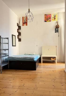 Mitte Apartamento | Simple Room Berlin Mitte Artist and LGBTQ friendly