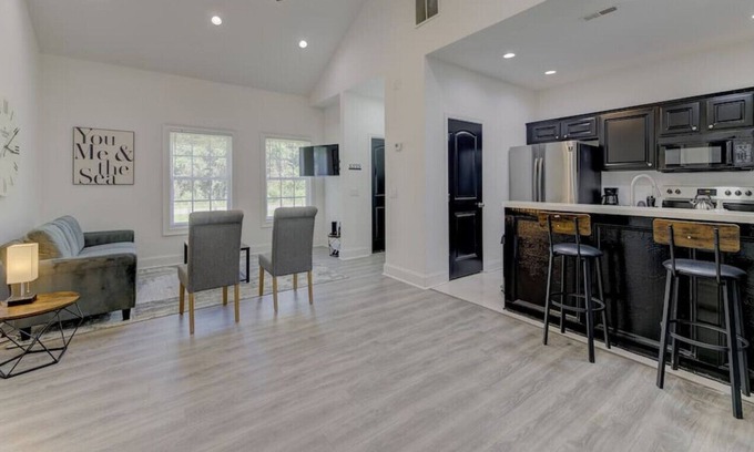 Orangeburg Casa | Simplicity on Sylvan