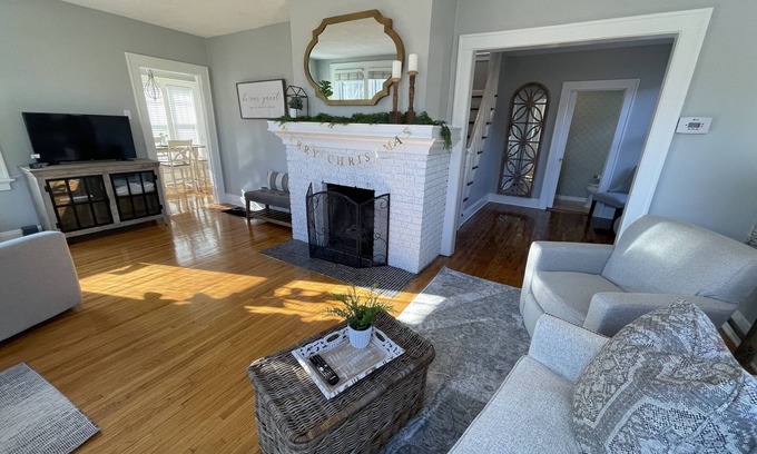 Quincy Casa | Simply Charming Cottage