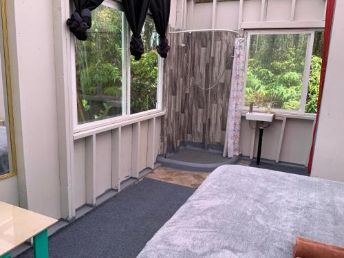 Mountain View Casa | Simply convenient tropical country studio