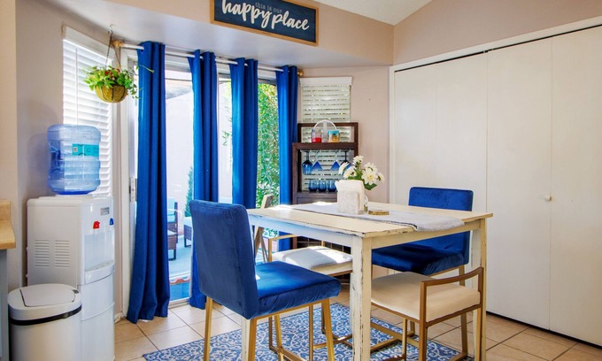 East Mesa Casa | Single-level 3BD 2BTH home w/HotTub, WiFi, 4 Smart TVs