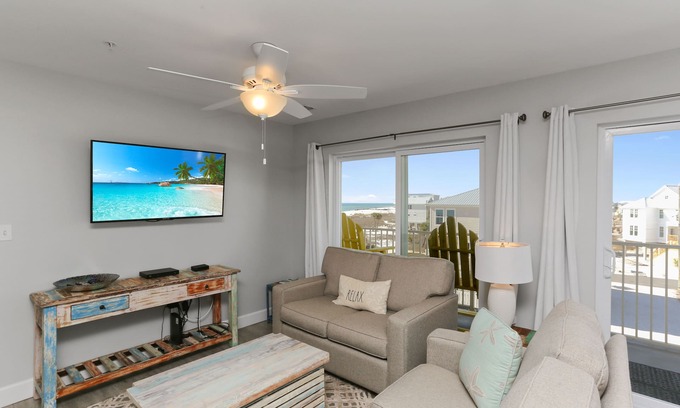 Mexico Beach Condominio | Single Level Gulf Front Condo on West End of MXB with Pool ~ Surfside 15