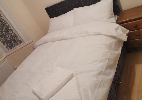 Goodmayes Casa | Single Room near London Seven Kings Train station