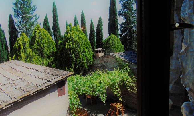Siena Casa | SINGLE ROOM WITH PRIVATE BATHROOM