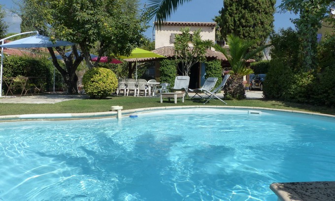 La Colle-sur-Loup Casa | Single-storey, air-conditioned house with private pool.
