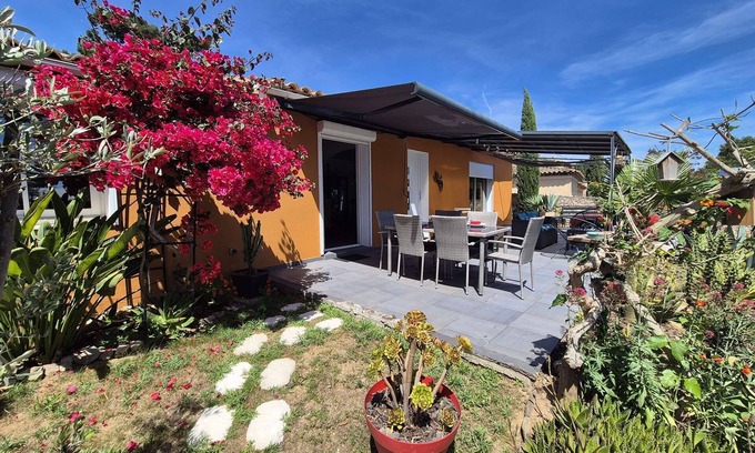 Tamaris Casa | Villa de 2 dormitorios en una sola planta, aire acondicionado, internet playas y tiendas cerca