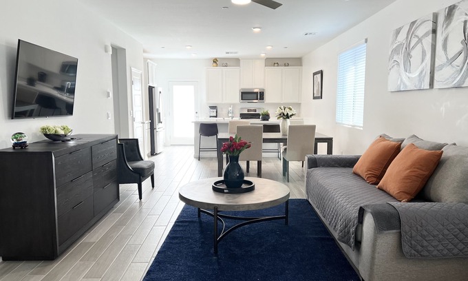 Henderson Casa | Single Story House