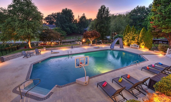 Westport Villa | Sip, Sip Away by AvantStay | Pool + Hot Tub