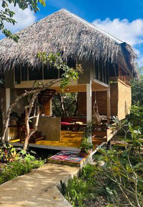 Maria Chalet De Esquí | Siquijor Bungalows and Suzuki Jimny included
