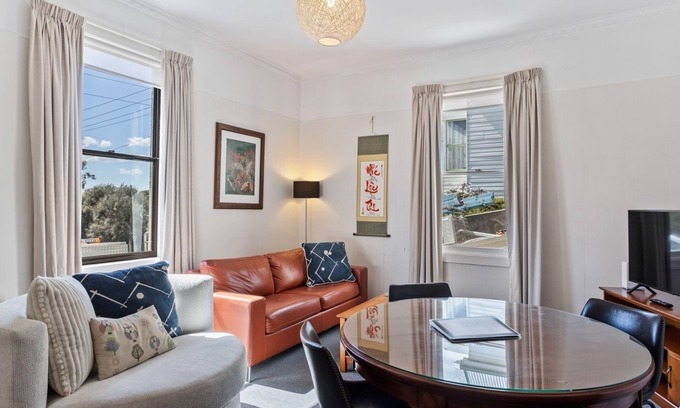 North Hobart Apartamento | Sir Tom inner city living with off street parking