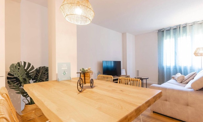 el Mercadal Apartamento | Sirenes - Apartamento vacacional en Girona | Bravissimo