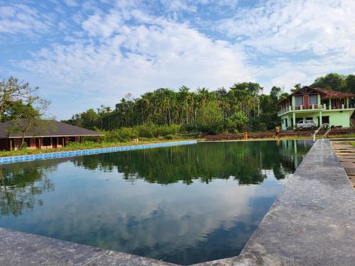 Mudigere Casa | Sirimane Homestay - Swimming Pool, Food, Near to Falls & Trek