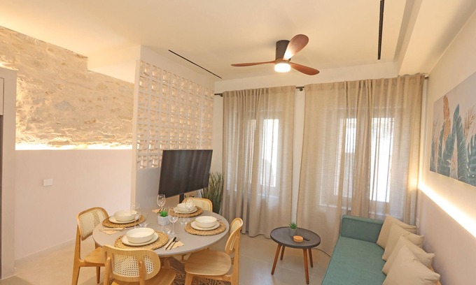 Ermoupoli Casa | Siroa Tranquil - A minimalistic chic house in the heart of Hermoupoli