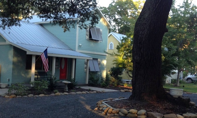 Southport Casa | Sis’s Cottage - Southport, Carolina del Norte